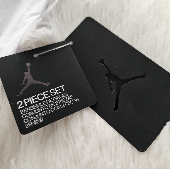 Jordan 4T Boys Two Piece Set NEW - Picture 6 of 6